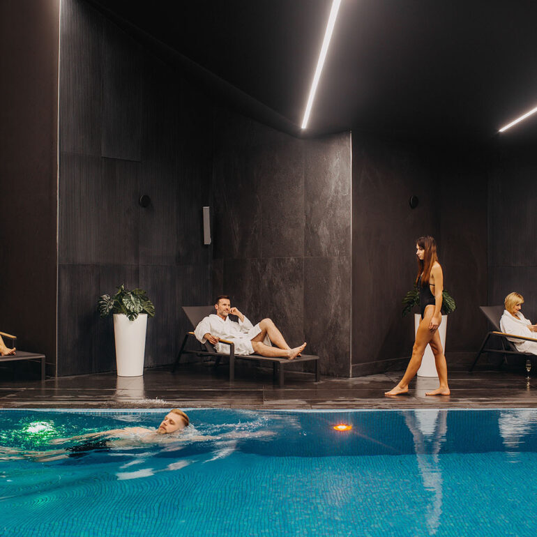 Zdjęcia reklamowe dla hoteli które pomagają oddać atmosferę panującą w obiekcie.