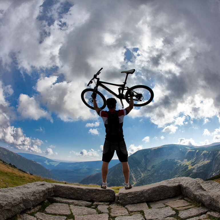 zdjęcia rowerzysty w Karkonoszach